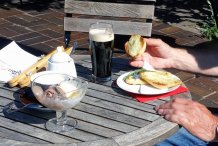 »Café Tonart« in Born: Guinness vom Fass