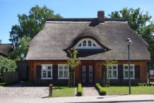 Rohrdachhaus in Born