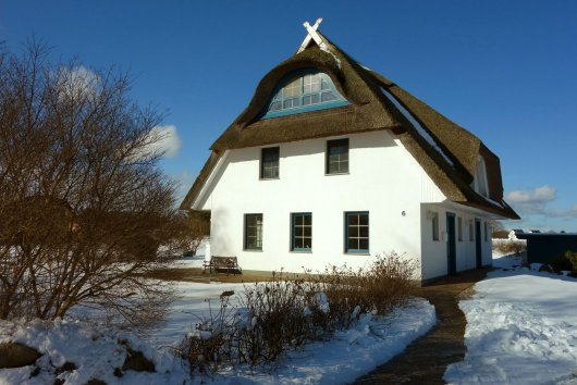 Haus von Osten im Winter